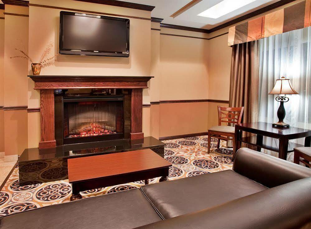 Holiday Inn Express Hotel & Suites Sedalia By Ihg Εξωτερικό φωτογραφία