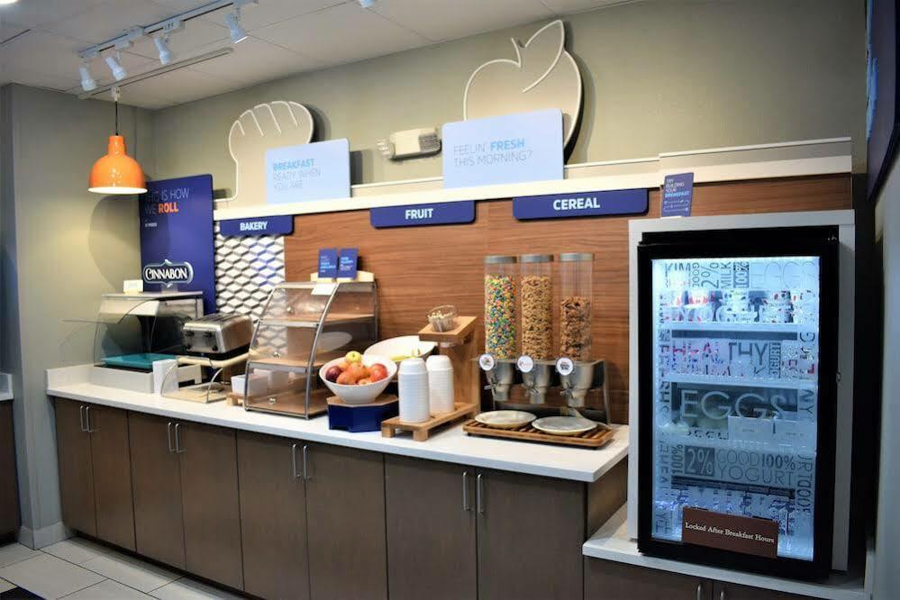 Holiday Inn Express Hotel & Suites Sedalia By Ihg Εξωτερικό φωτογραφία